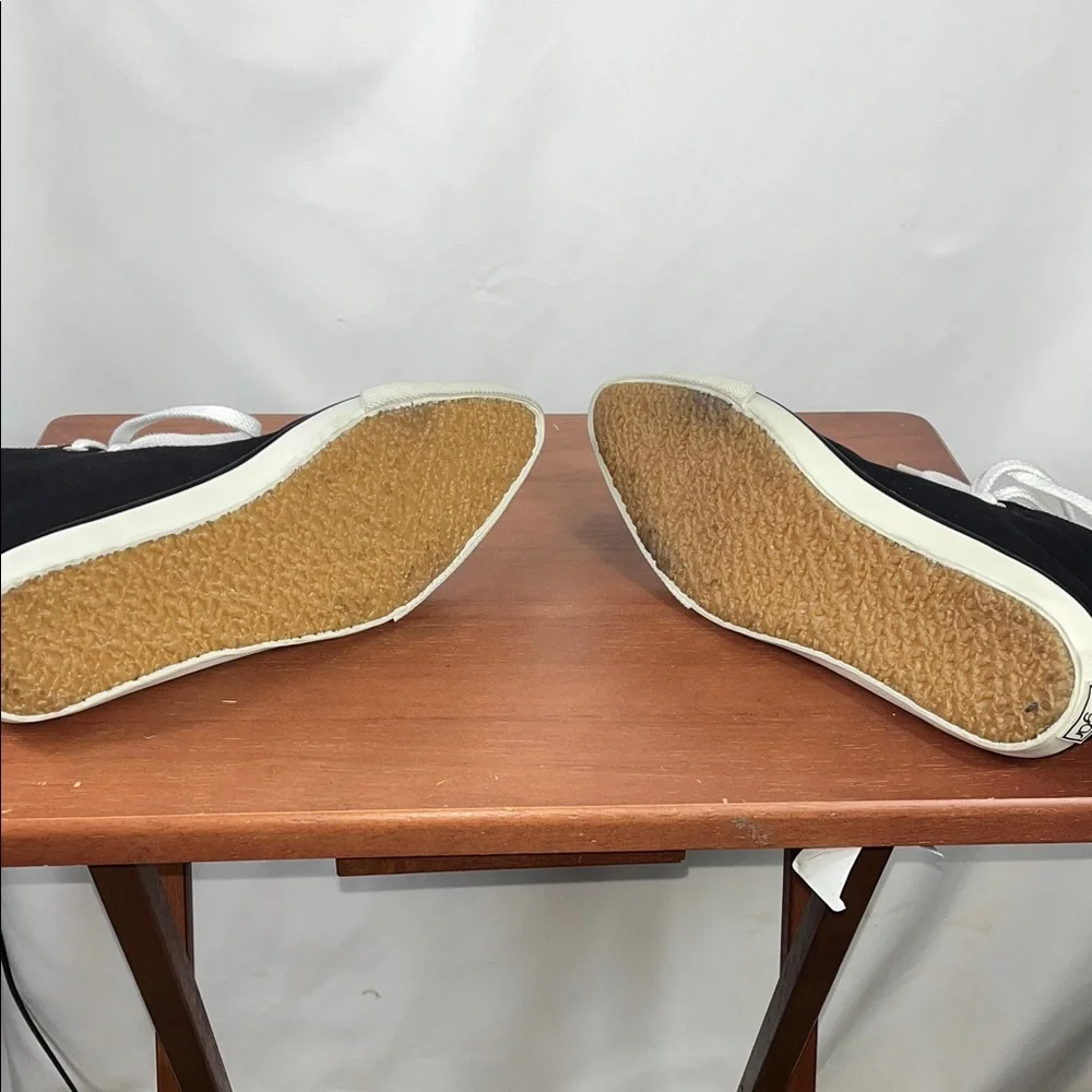 Twentysixred Sugar blk/white high-top lace up pointy toe sneakers Sz 9